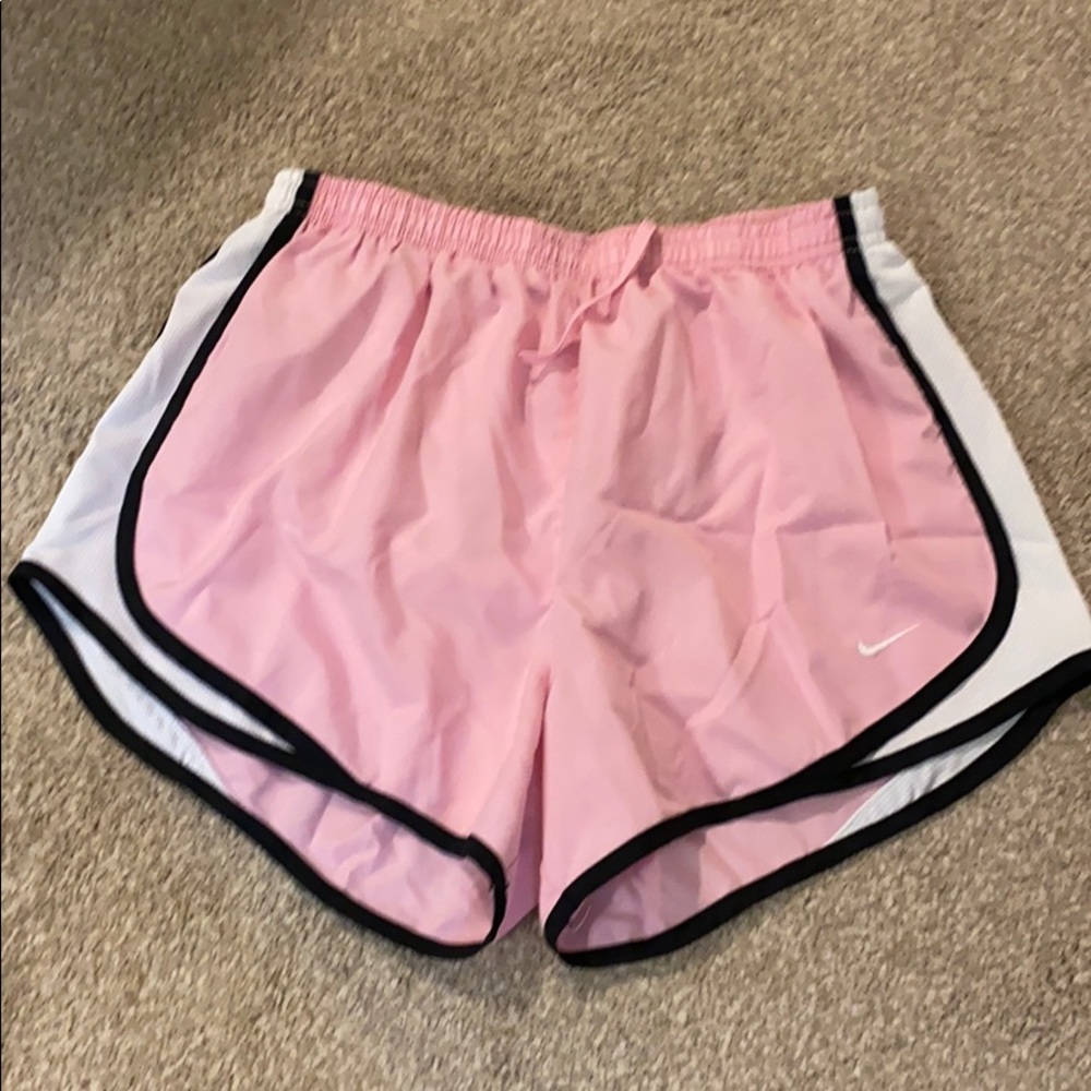 Nike fitDry shorts pink